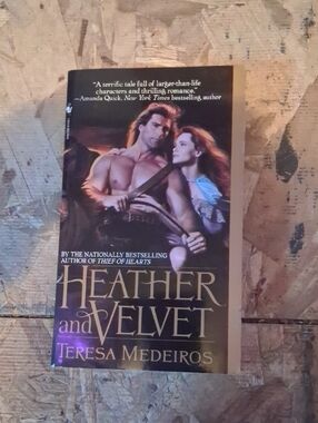 Heather and Velvet by Teresa Medeiros - Romance Paperback